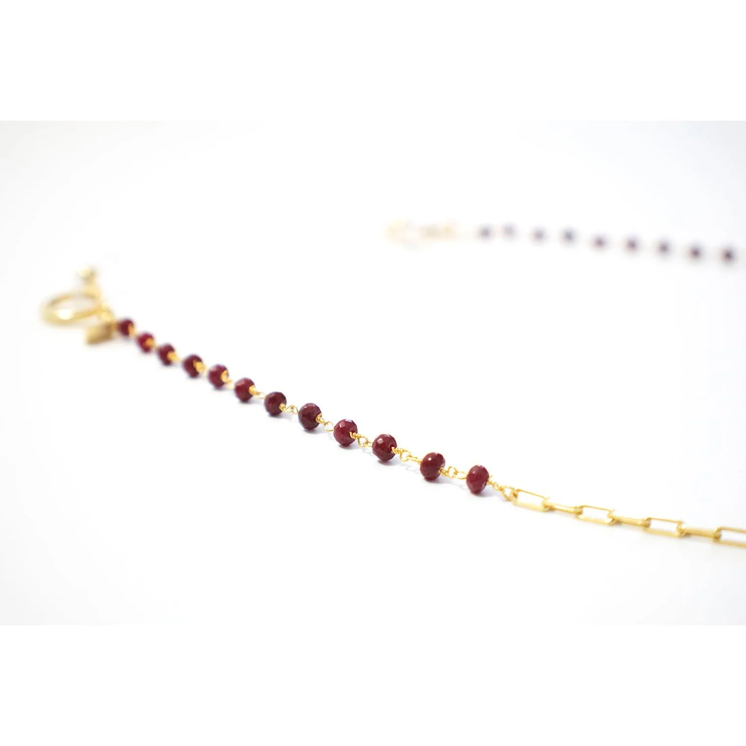 Classic Gold Glasses Chain with Red Gems - Image 2